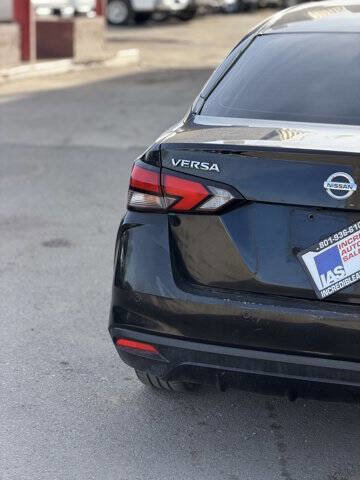 Used 2021 Nissan Versa SV image 6