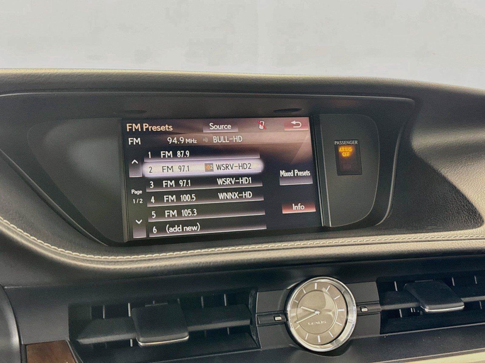 Used 2017 Lexus ES 350 w/ Luxury Package FWD image 24
