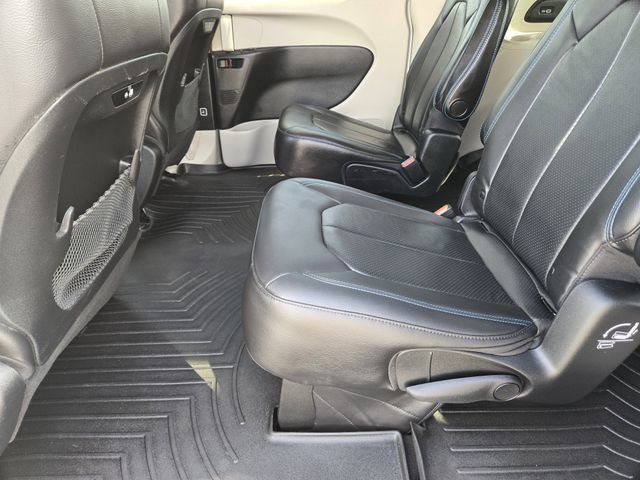 Used 2021 Chrysler Pacifica Touring-L w/ Premium & Safety Sphere Group image 27