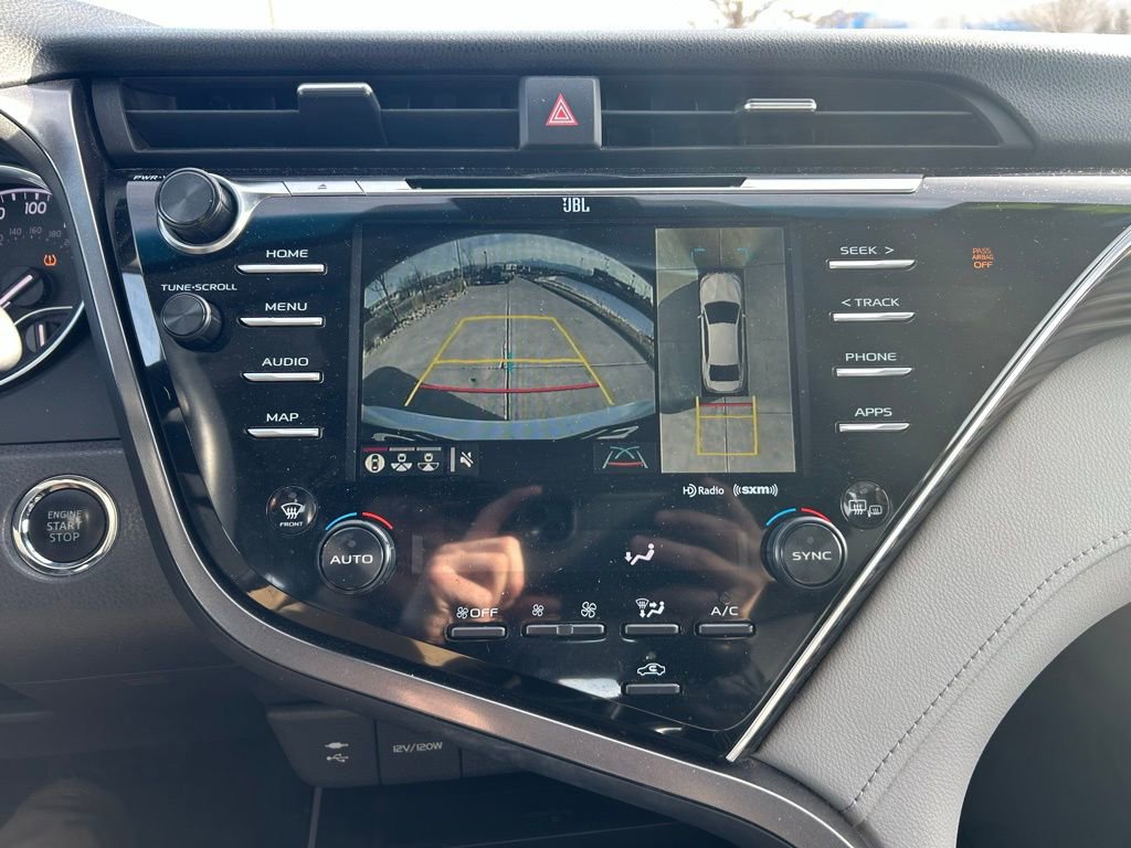 Used 2018 Toyota Camry XLE image 31