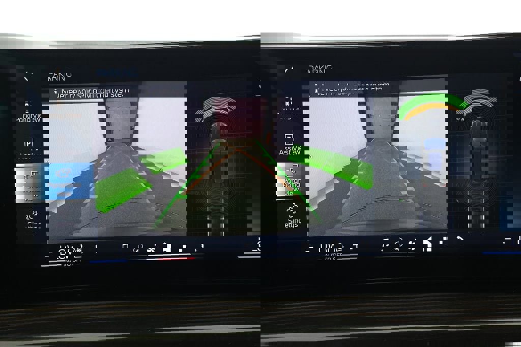 Used 2024 BMW X5 xDrive50e w/ M Sport Package image 17