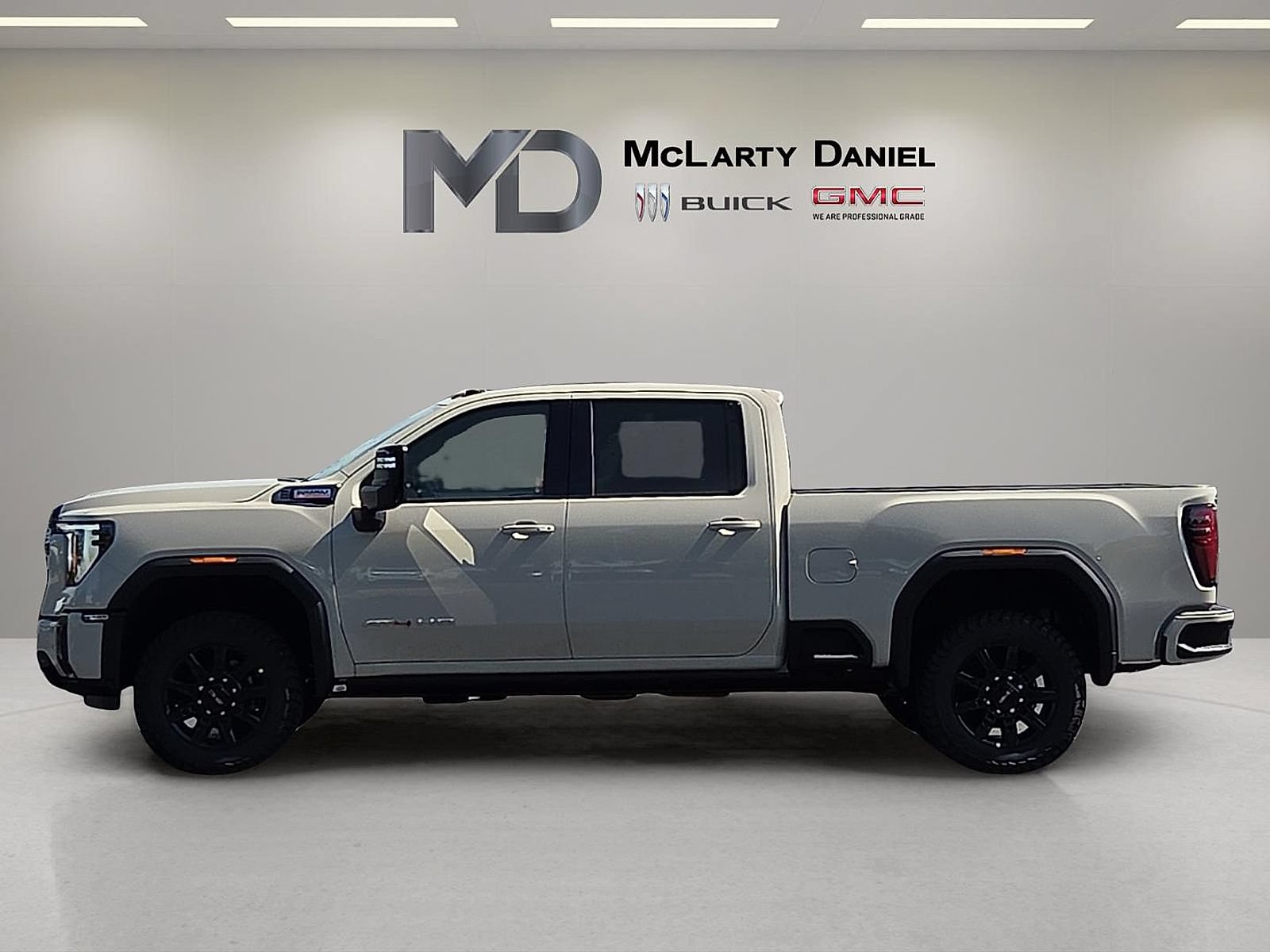 New 2026 GMC Sierra 3500 AT4 w/ AT4 Premium Plus Package AWD/4WD image 3