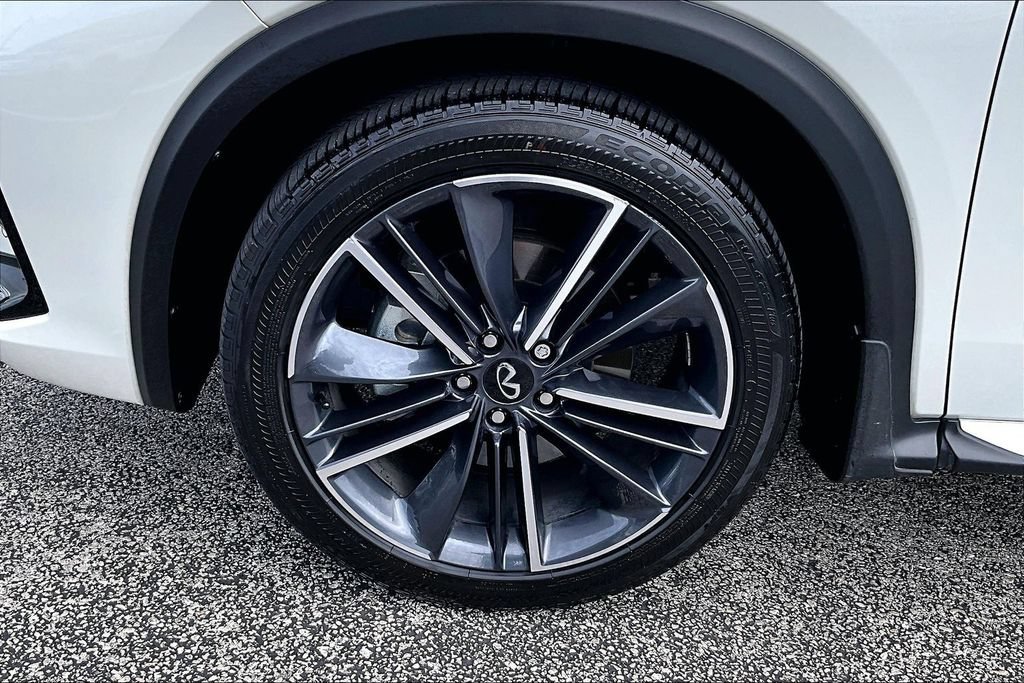 Certified 2023 INFINITI QX55 Essential AWD/4WD image 11