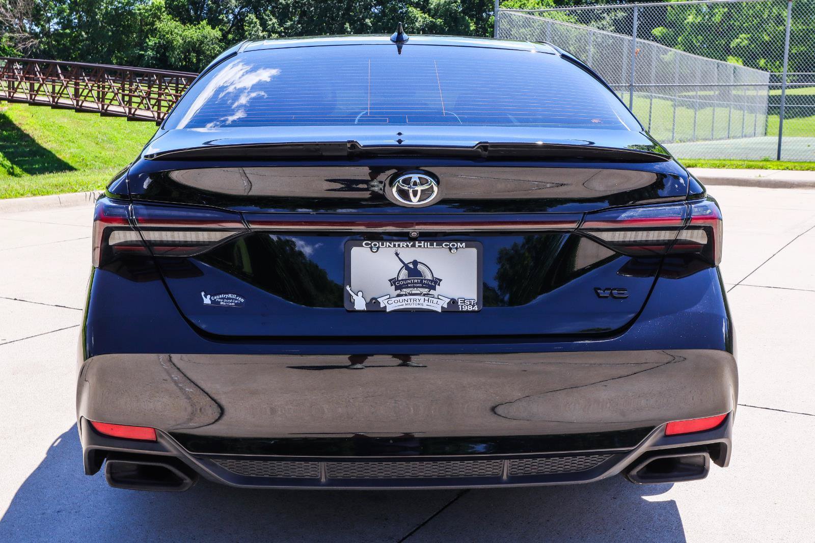 Used 2019 Toyota Avalon XLE w/ Moonroof Package FWD image 24
