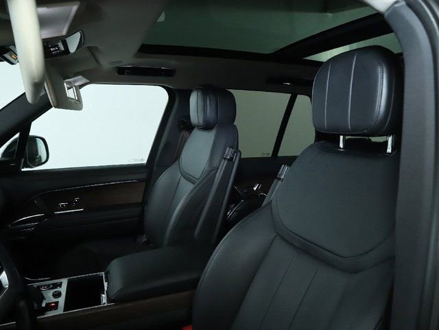 Used 2023 Land Rover Range Rover SE image 17