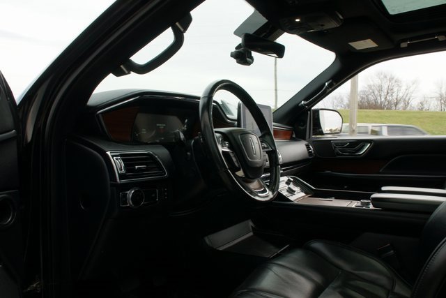 Used 2018 Lincoln Navigator L Select image 15