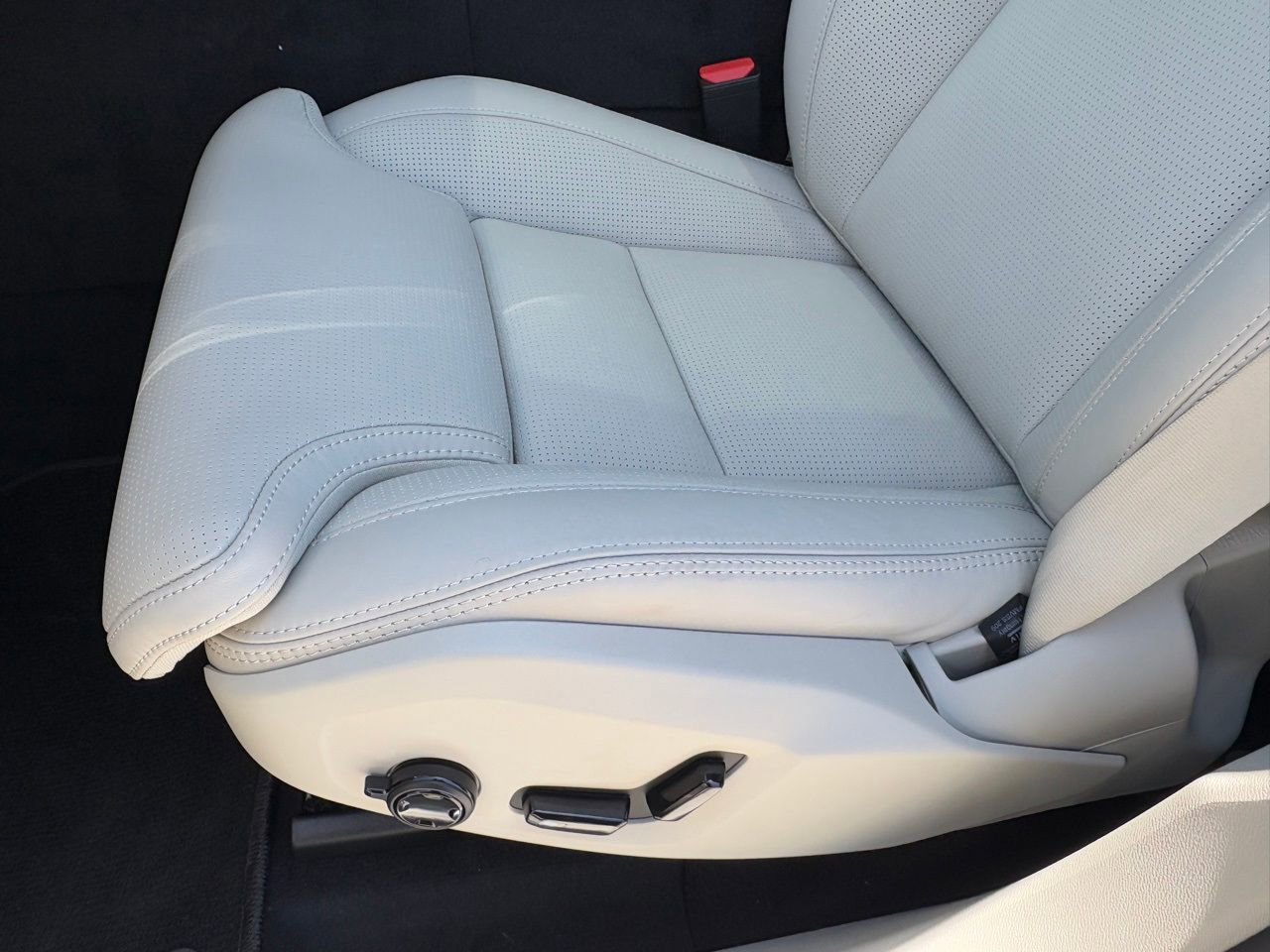 New 2026 Volvo XC60 T8 Ultra w/ Protection Package Premier image 20