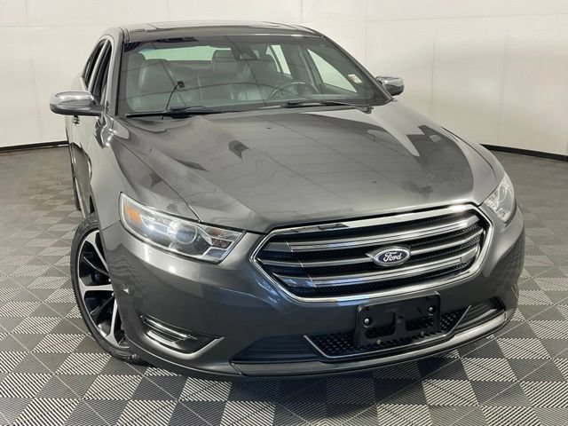 Used 2015 Ford Taurus Limited w/ Equipment Group 301A AWD/4WD image 36
