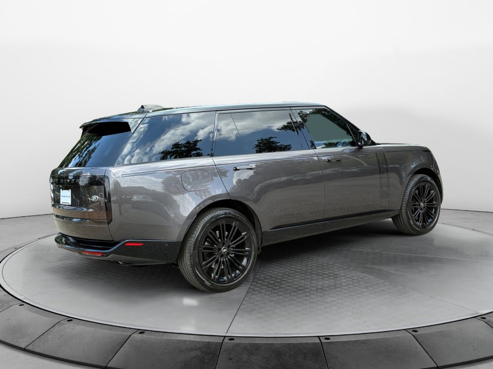 Certified 2022 Land Rover Range Rover Long Wheelbase First Edition AWD/4WD image 7