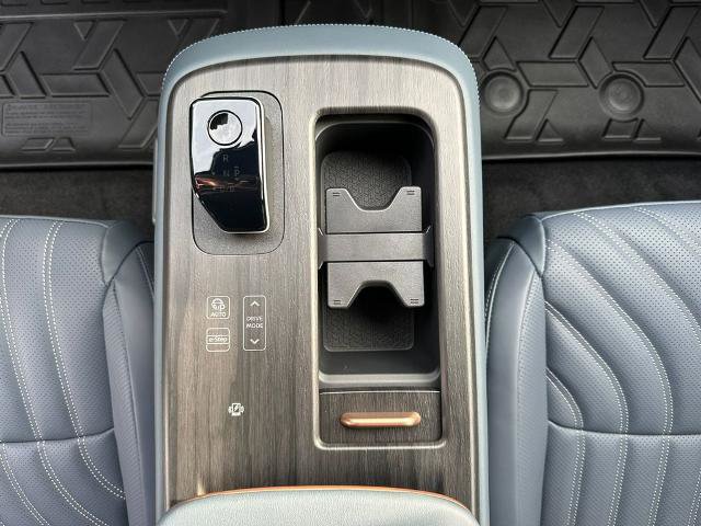 Certified 2025 Nissan Ariya Platinum image 19