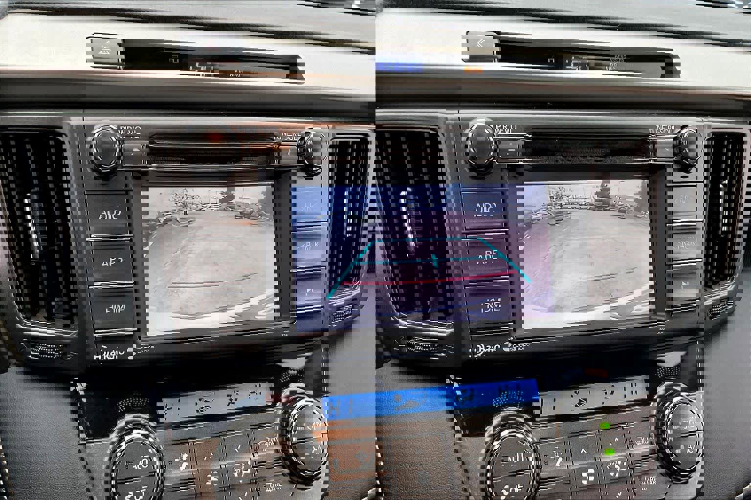 Used 2014 Toyota RAV4 XLE image 24