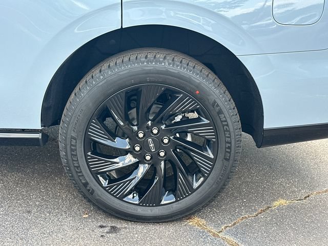 New 2026 Lincoln Navigator Reserve w/ Jet Appearance Package AWD/4WD image 18
