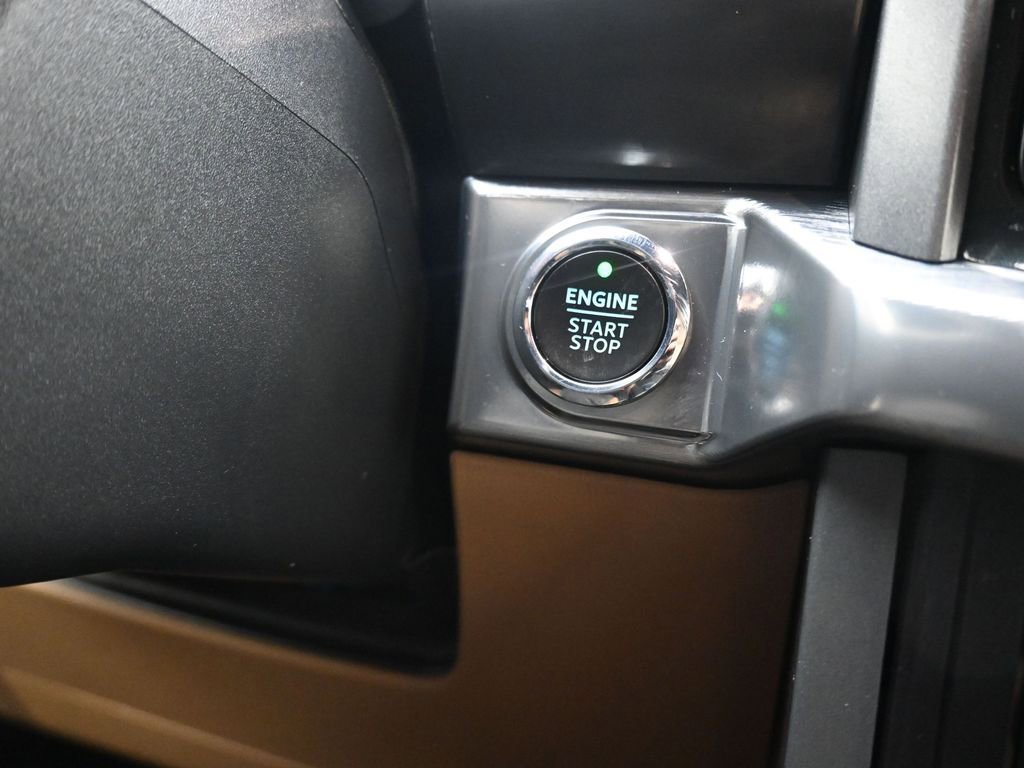 Used 2021 Ford F150 Lariat w/ Equipment Group 502A High image 27