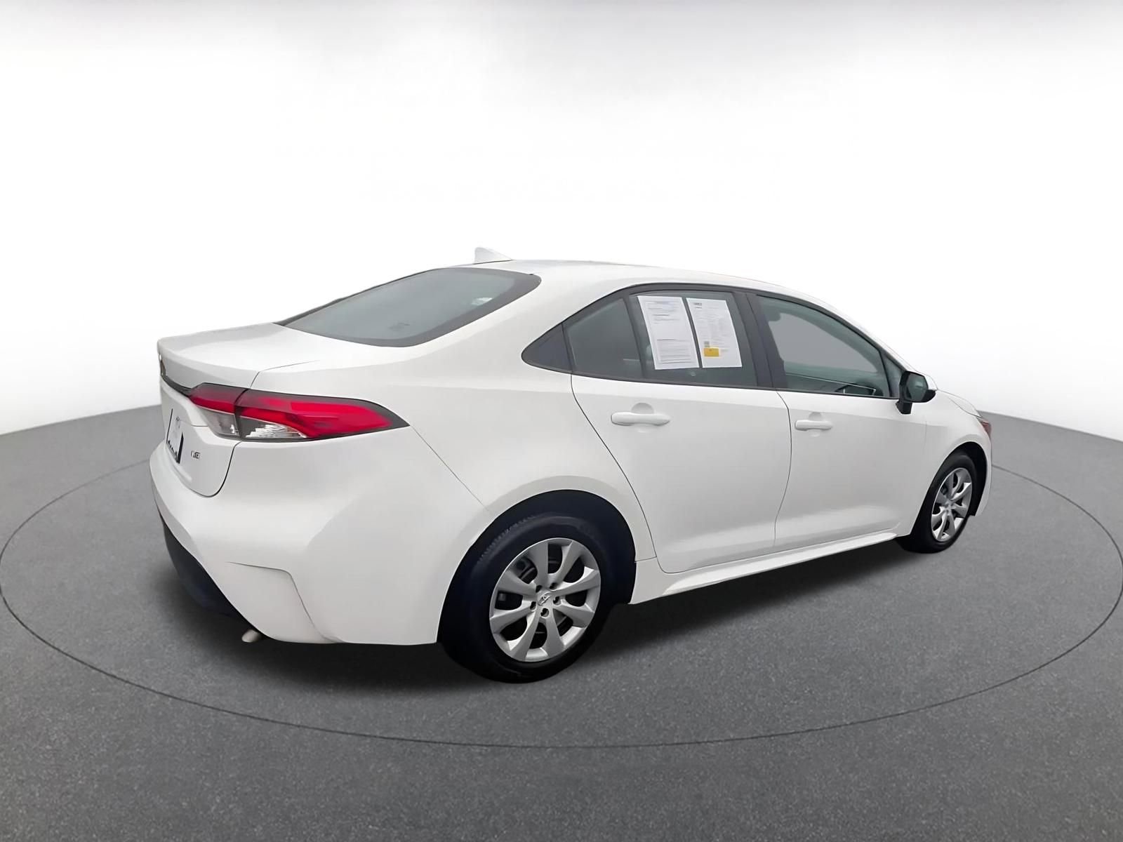 Used 2025 Toyota Corolla LE image 15
