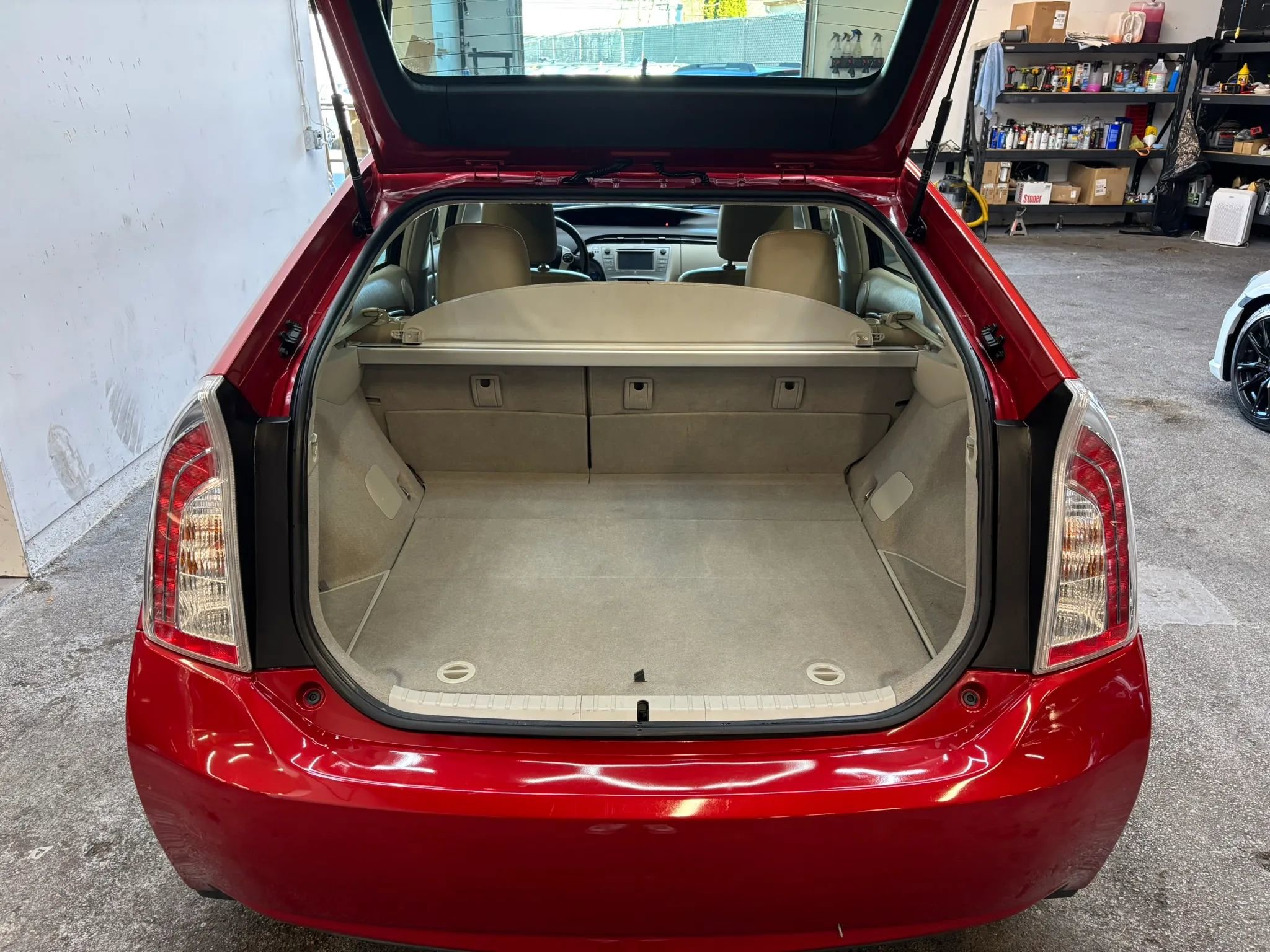 Used 2014 Toyota Prius Four FWD image 17