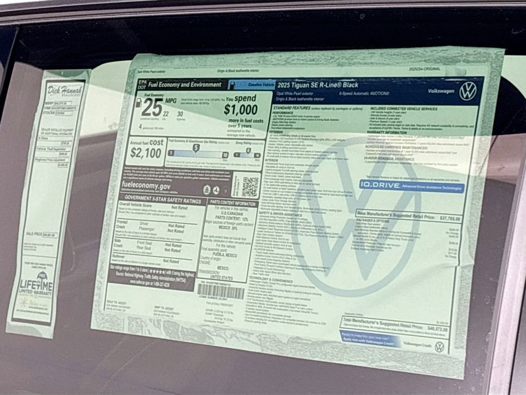 New 2025 Volkswagen Tiguan SE R-Line image 23