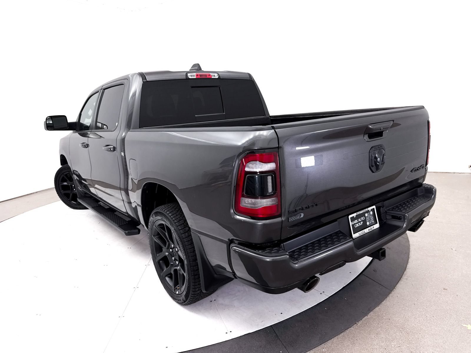 Used 2020 RAM 1500 Sport w/ Level 2 Equipment Goup w/2_L AWD/4WD image 9