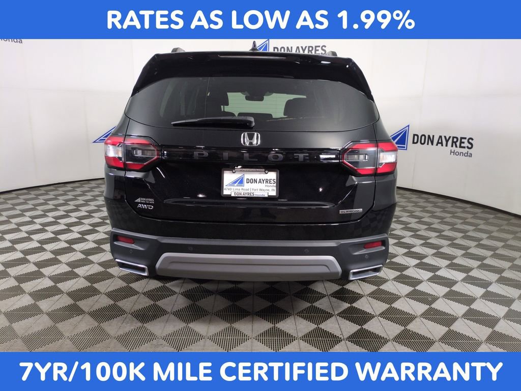 Certified 2025 Honda Pilot Touring image 4