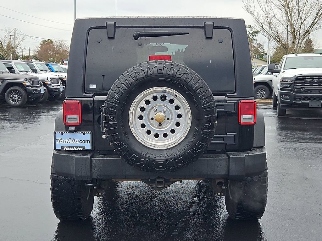 Used 2017 Jeep Wrangler Unlimited Rubicon w/ Connectivity Group image 5