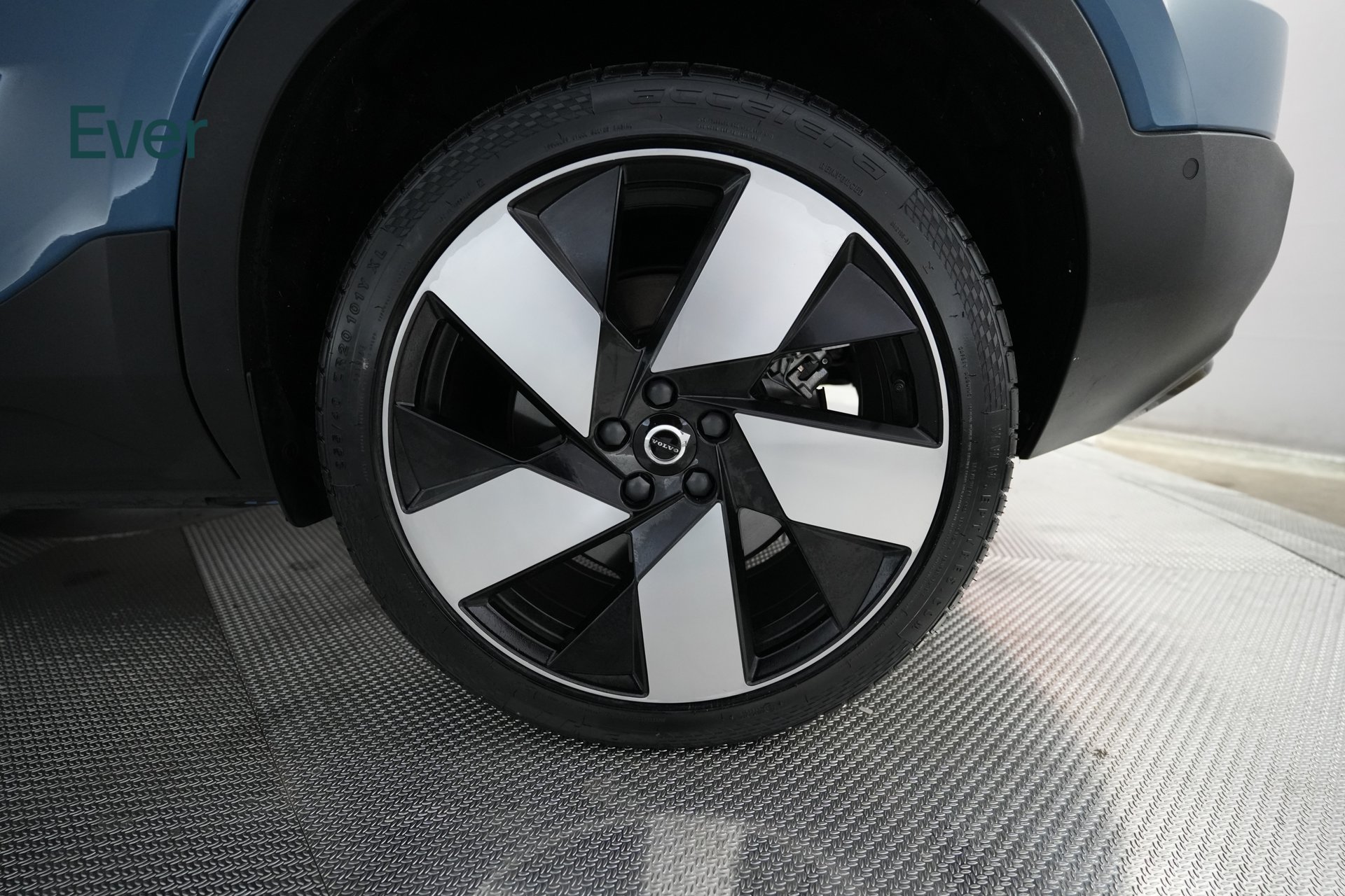Used 2023 Volvo C40 P8 Recharge Ultimate w/ Protection Package Premier AWD/4WD image 9