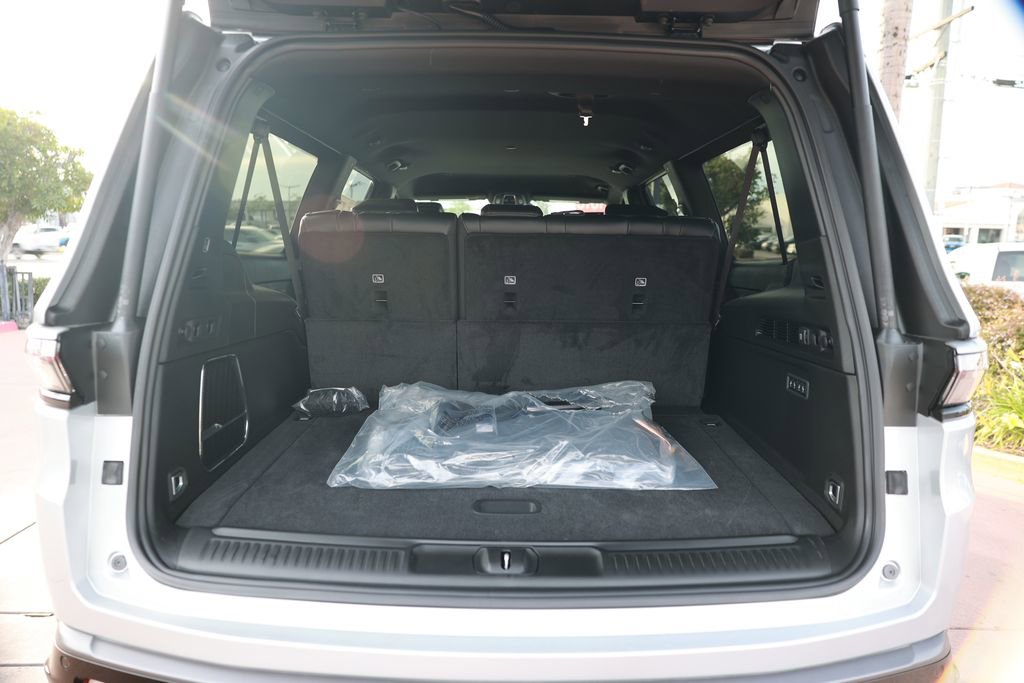 New 2026 Jeep Grand Wagoneer L 2WD w/ 8-Passenger Seating Package image 36