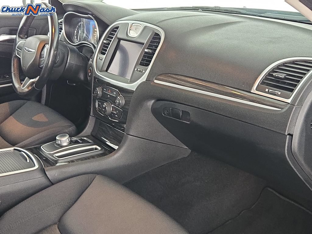Used 2022 Chrysler 300 Touring w/ Sport Appearance Package AWD/4WD image 33