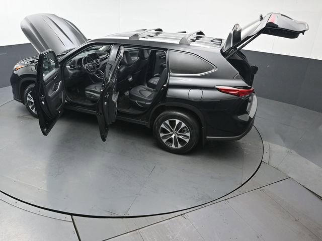 Certified 2023 Toyota Highlander XLE image 53