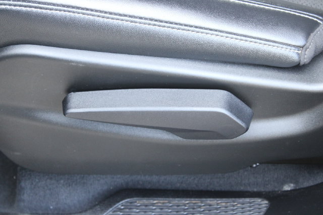 Used 2023 Jeep Grand Cherokee L Laredo RWD image 37