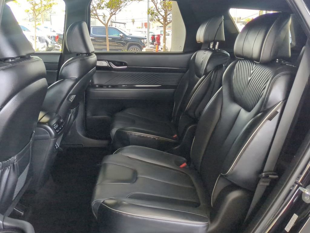 Used 2023 Hyundai Palisade Calligraphy image 29