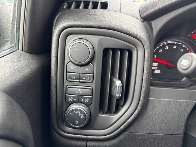 Used 2023 Chevrolet Silverado 1500 Custom image 13