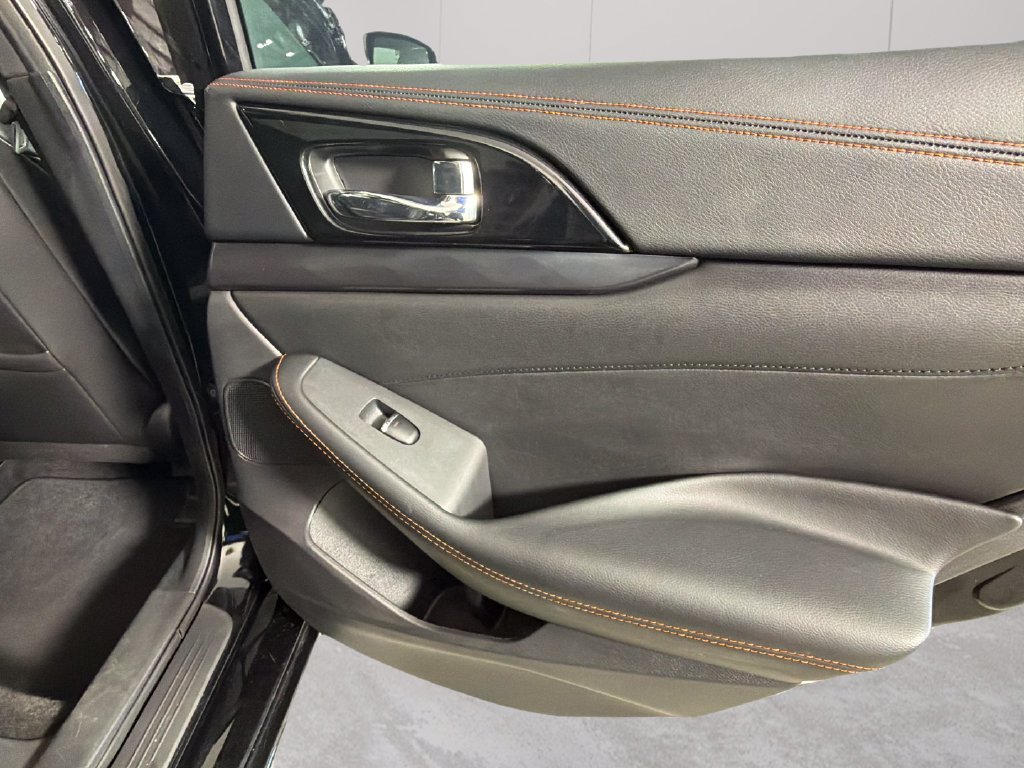 Used 2022 Nissan Maxima SR w/ Sport Mat Group FWD image 33
