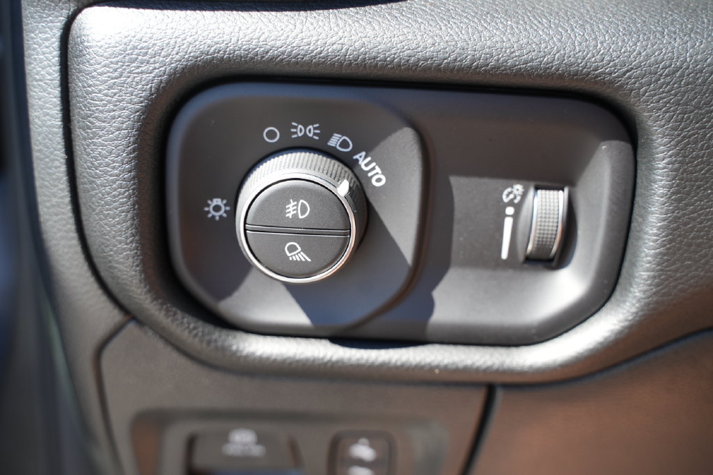 Used 2022 RAM 1500 Big Horn AWD/4WD image 34