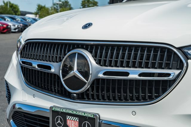 Used 2025 Mercedes-Benz GLC 350e 4MATIC image 12
