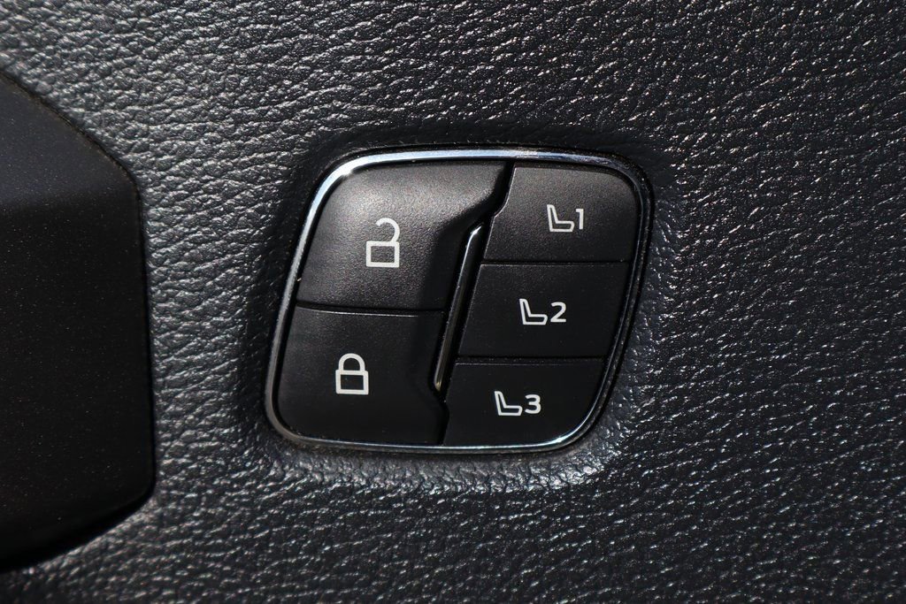 Used 2022 Ford F250 Lariat w/ Tremor Off-Road Package AWD/4WD image 20