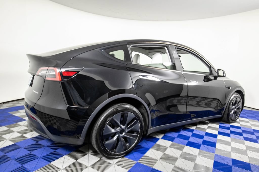 Used 2024 Tesla Model Y Long Range AWD/4WD image 6