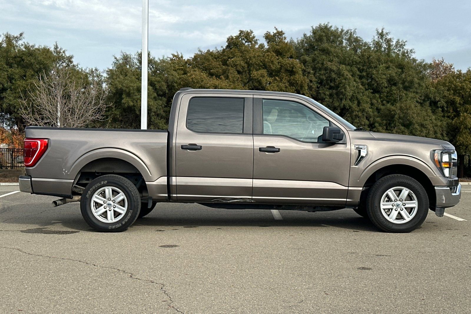 Used 2023 Ford F150 XLT image 3