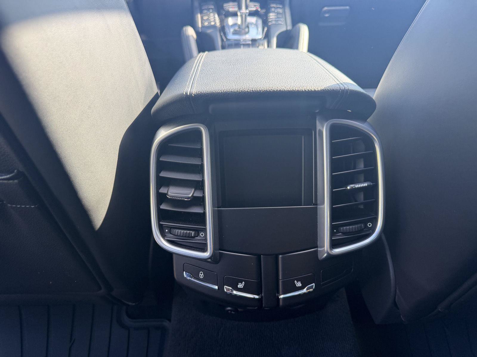 Used 2014 Porsche Cayenne S AWD/4WD image 27