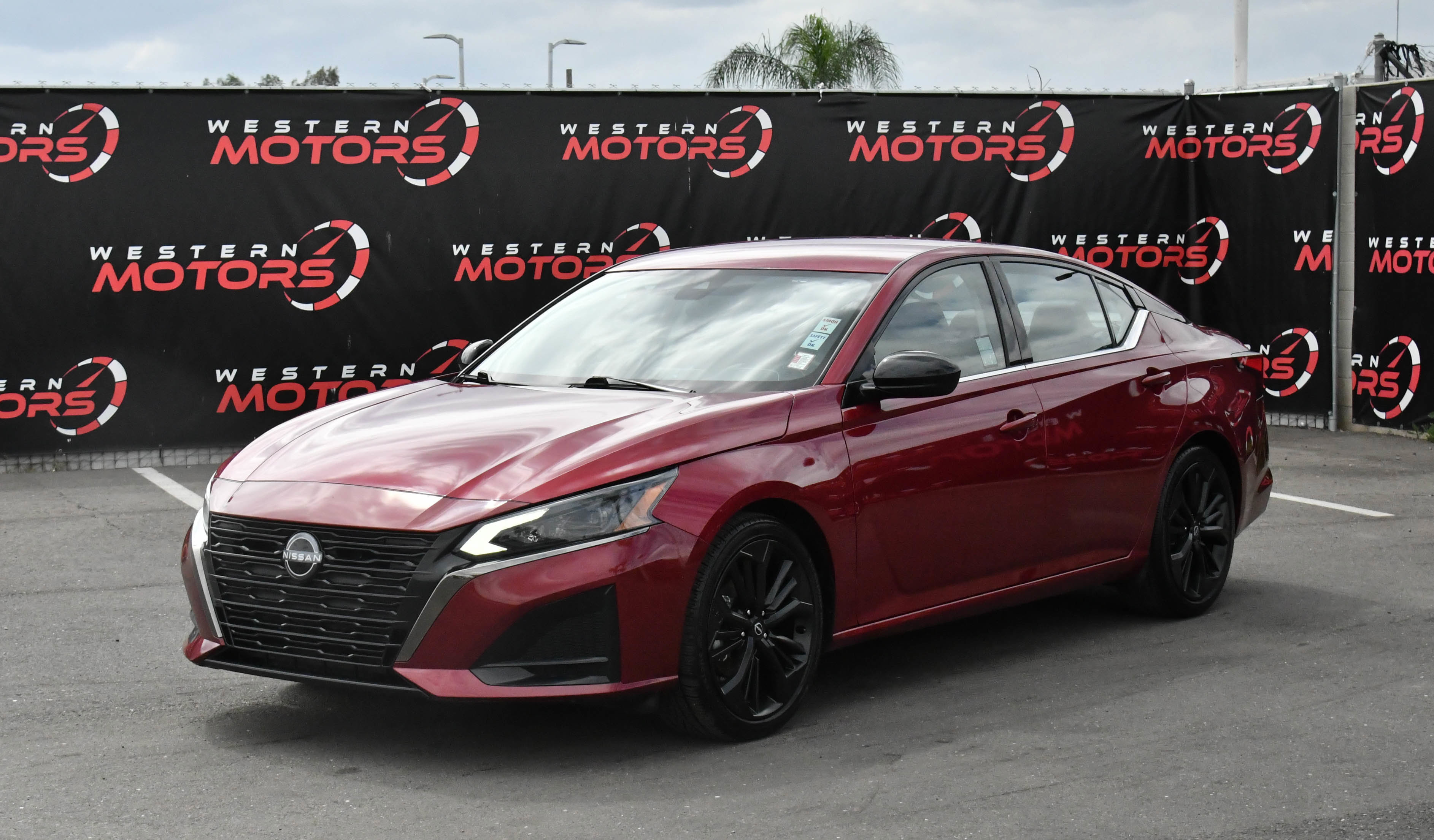 Used 2023 Nissan Altima 2.5 SR image 3