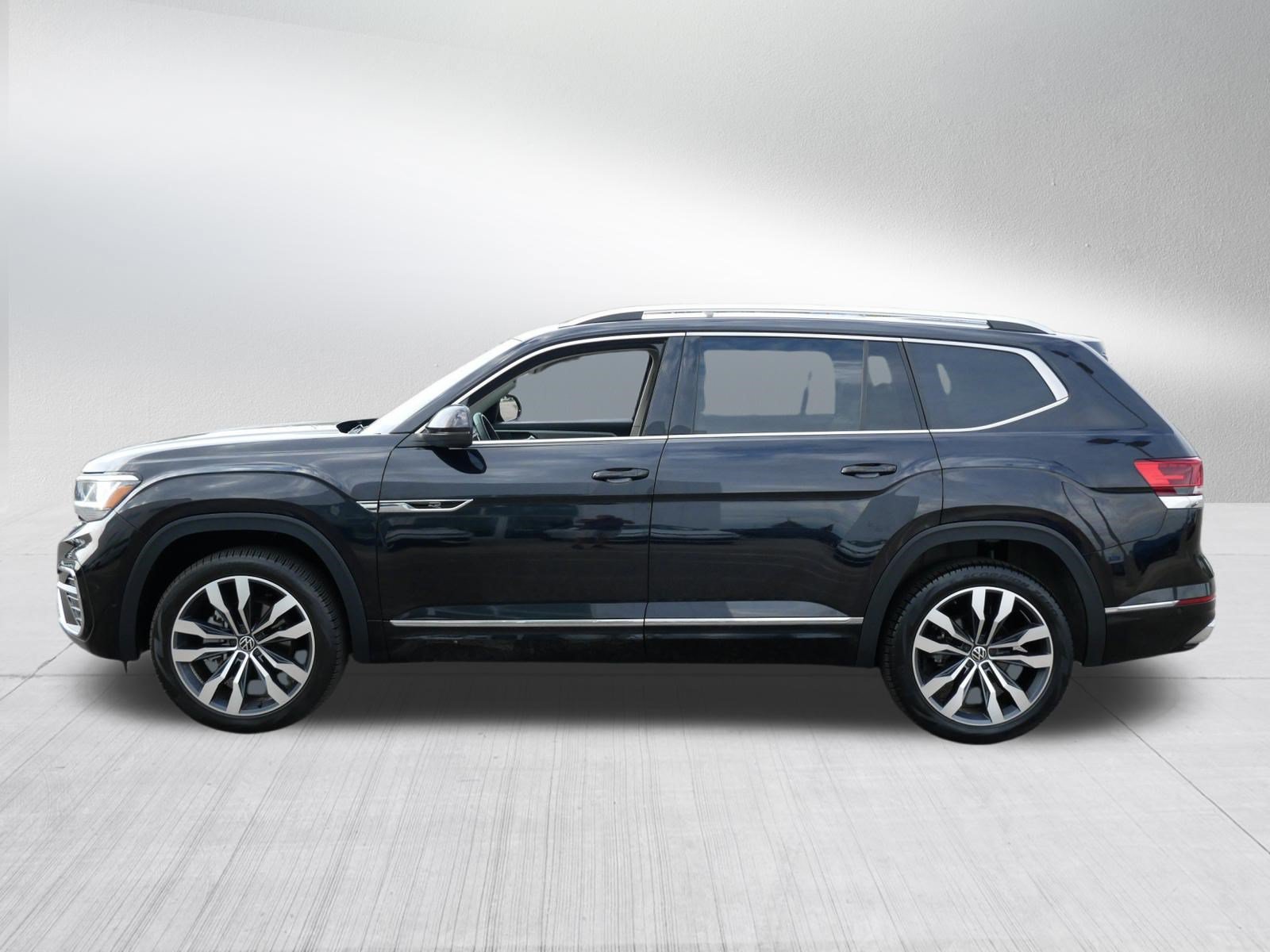 Used 2023 Volkswagen Atlas SEL Premium AWD/4WD image 4
