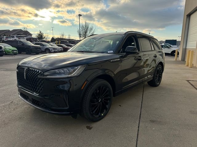 New 2026 Lincoln Aviator Reserve w/ Jet Appearance Package image 3