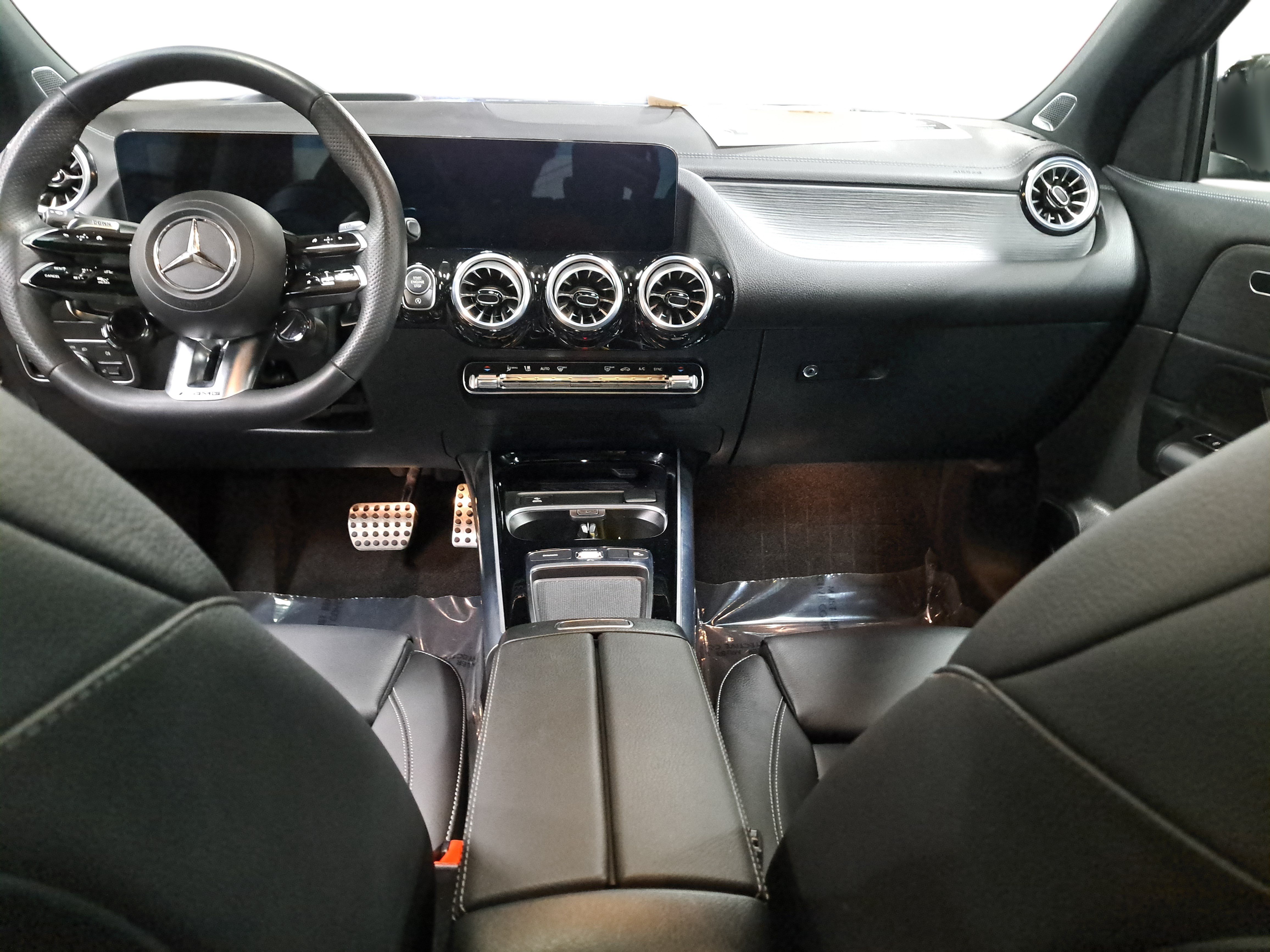 Certified 2025 Mercedes-Benz GLA 35 AMG 4MATIC image 10