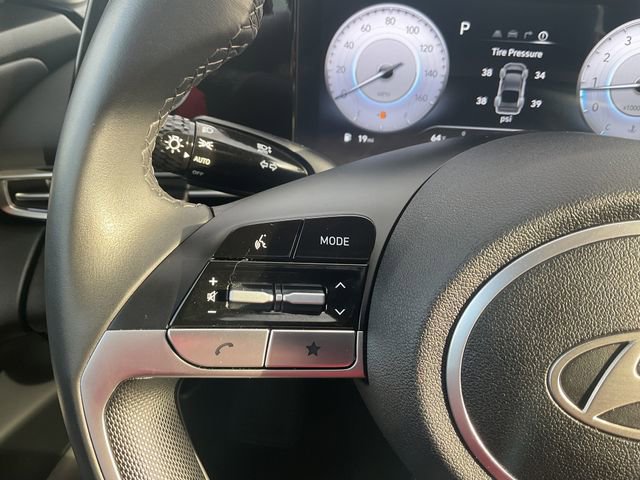 Used 2025 Hyundai Elantra SEL image 24