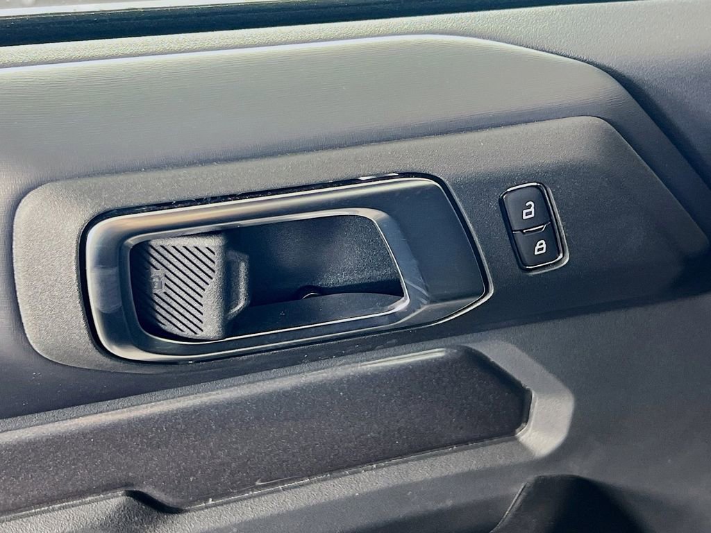 New 2025 Ford Bronco Badlands image 12