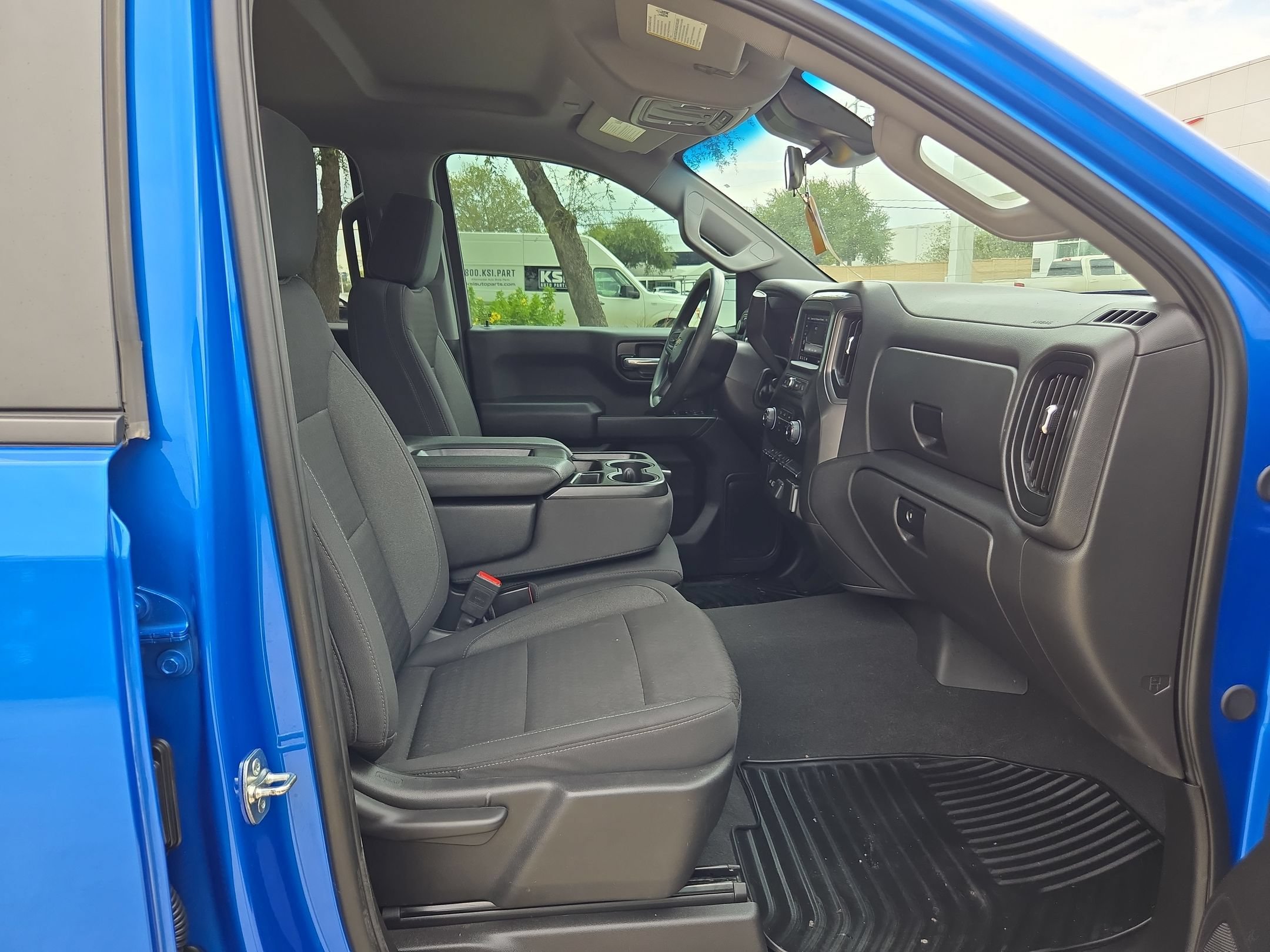 Certified 2025 Chevrolet Silverado 1500 Custom w/ Turbomax Blackout Package AWD/4WD image 23
