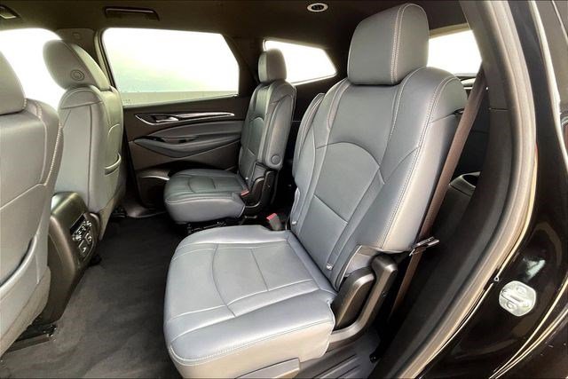 Used 2024 Buick Enclave Premium image 31