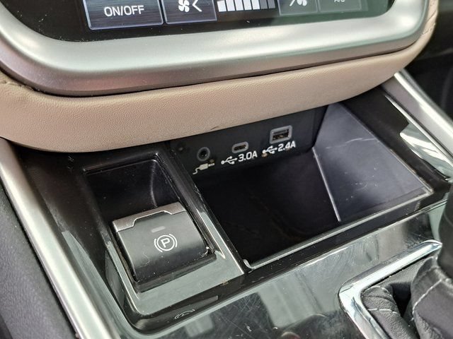 Used 2023 Subaru Outback Premium AWD/4WD image 17