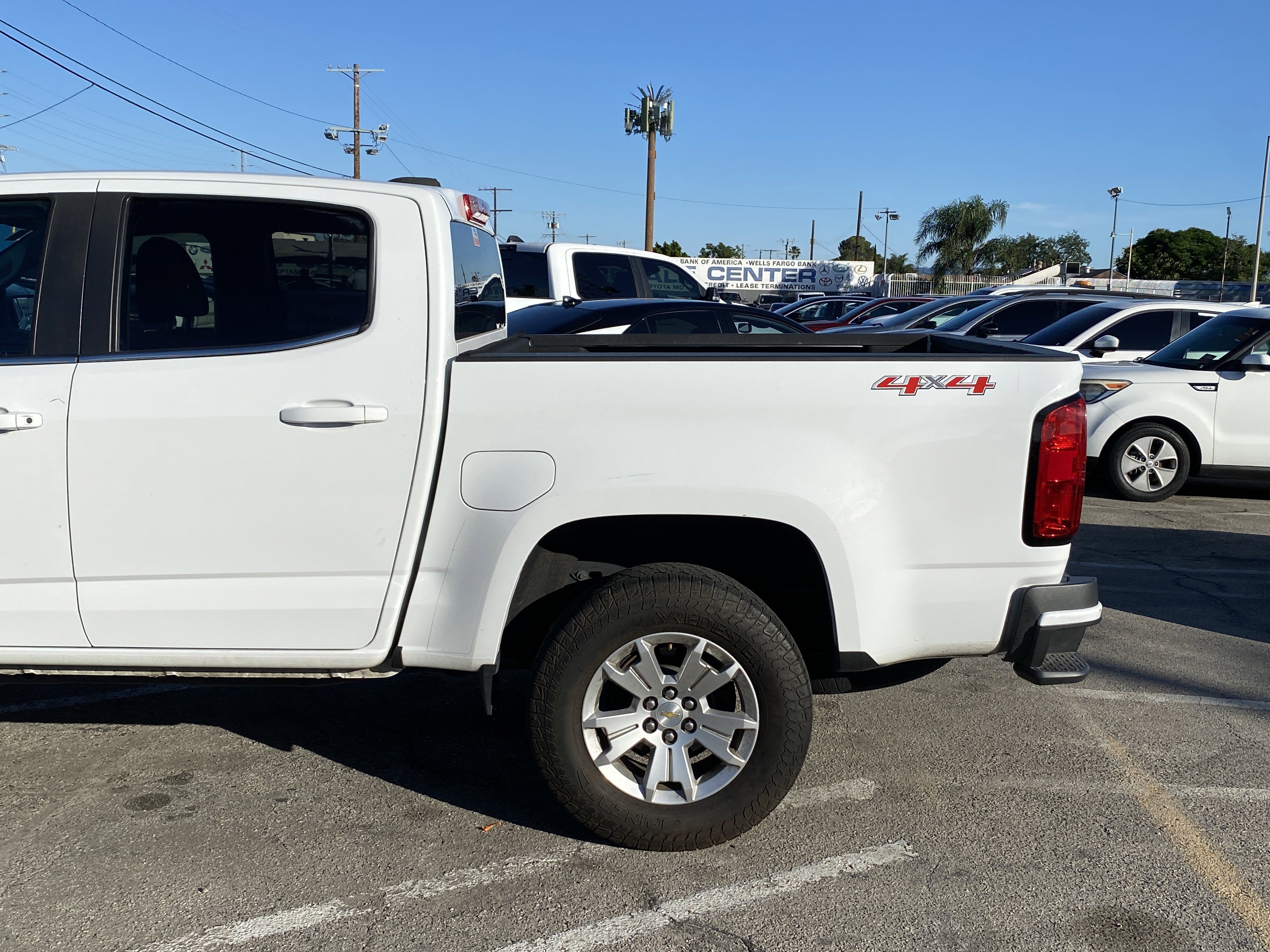 Used 2020 Chevrolet Colorado LT image 11