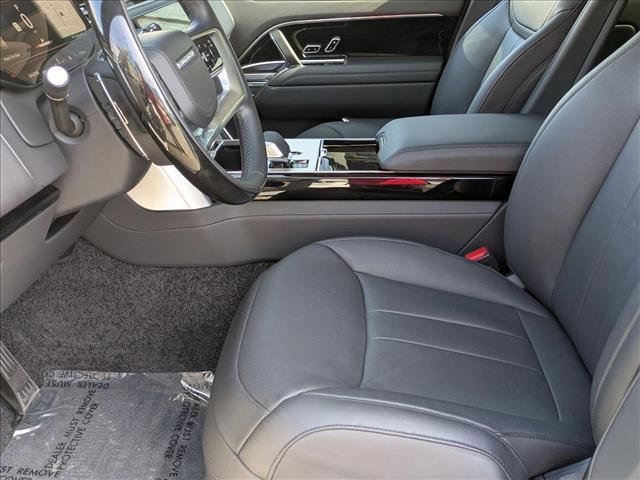 Used 2025 Land Rover Range Rover Long Wheelbase SE image 17