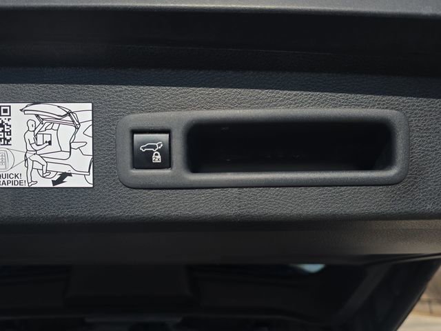 Used 2024 Toyota Sienna Limited image 14