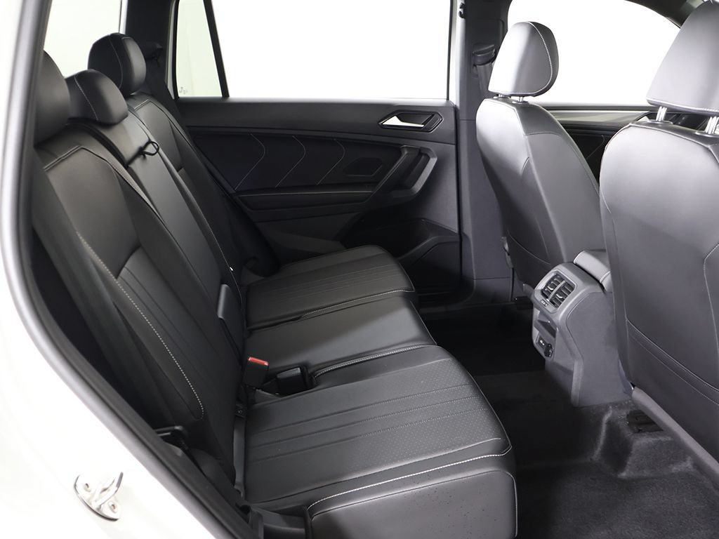 Used 2024 Volkswagen Tiguan SE R-Line AWD/4WD image 36